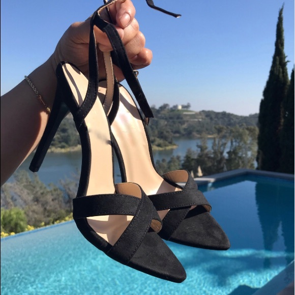 NEW POINTED TOE BLACK HEEL - Picture 3 of 8